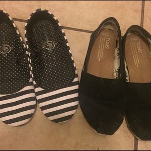 Shoe lot!! Black toms sz 6.5